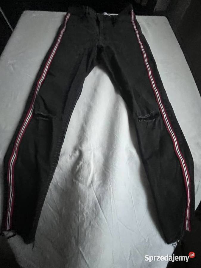 Czarne jeansy ZARA skinny z czerwonymi paskami Odzież codzienna mazowieckie Sochaczew sprzedam