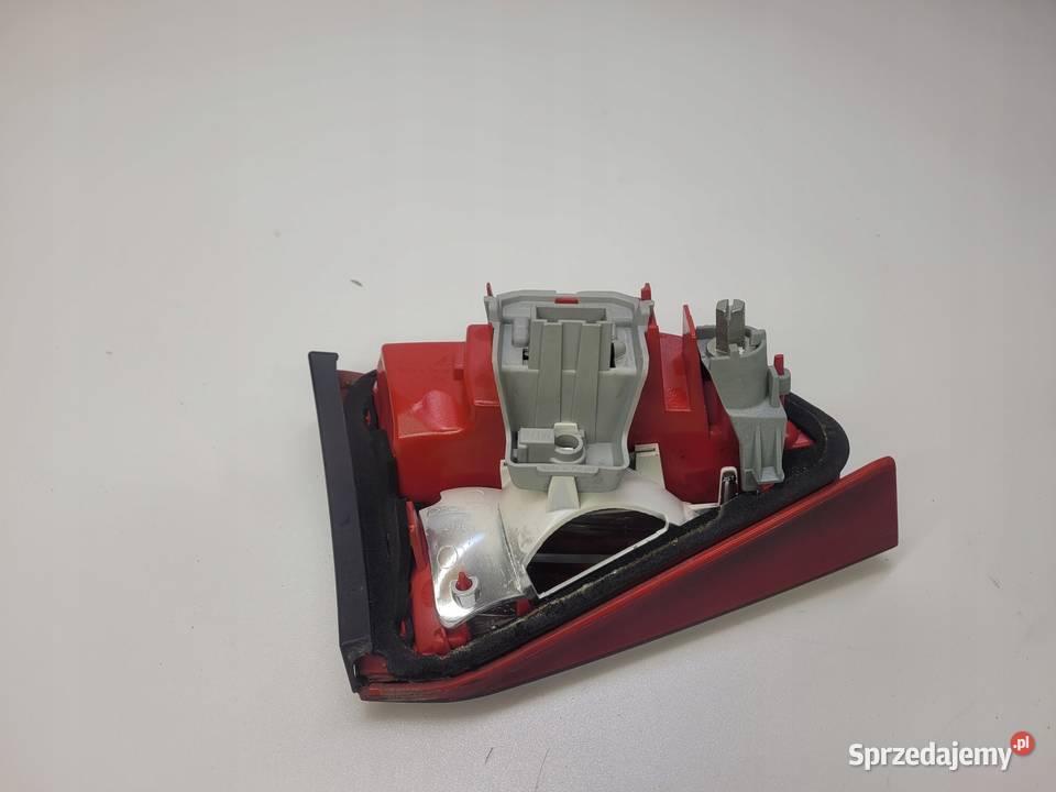 LAMPA PRAWY TYŁ AUDI A4 B8 KOMBI LED 8K9945094B Przystajń