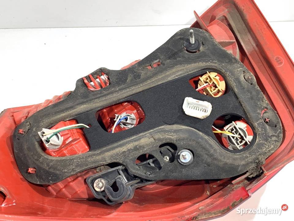 LAMPA LEWY TYŁ TOYOTA AURIS I Hatchback 0612 osobowe