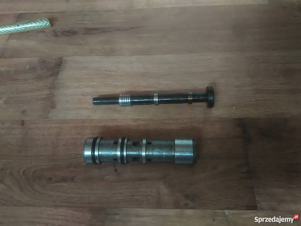 tłoczek cylinderek rozdzielacza hydraulicznego Farmtrack Gdańsk