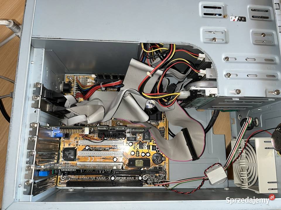 Zabytkowy komputer PC AT AMD K6III 400MHz Brzana sprzedam