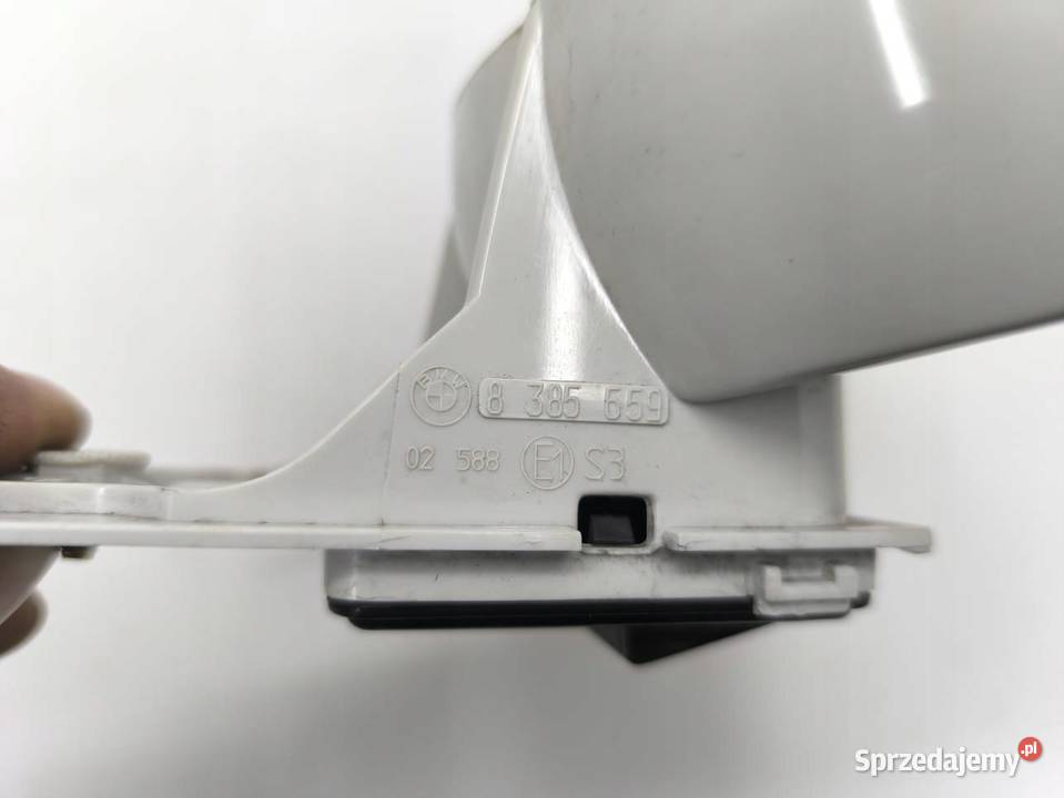 TRZECIE ŚWIATŁO STOP SEDAN BMW E39 25B 8385659 osobowe