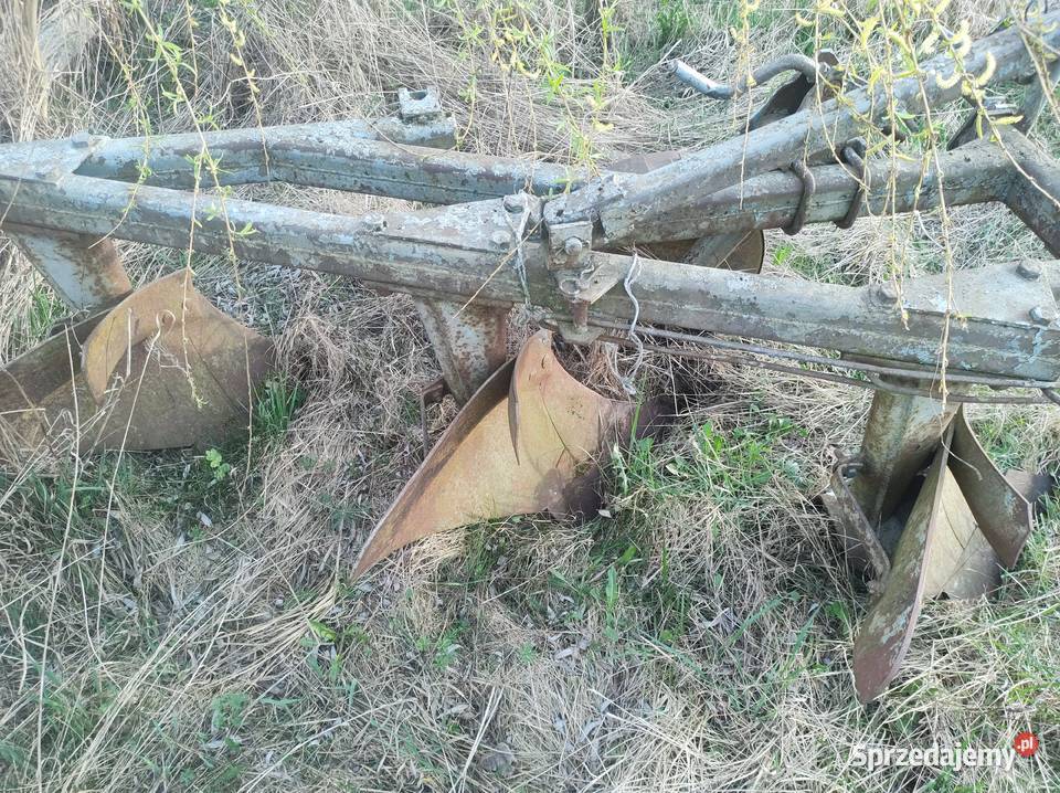 Pługi trzy skibowe Brańsk sprzedam