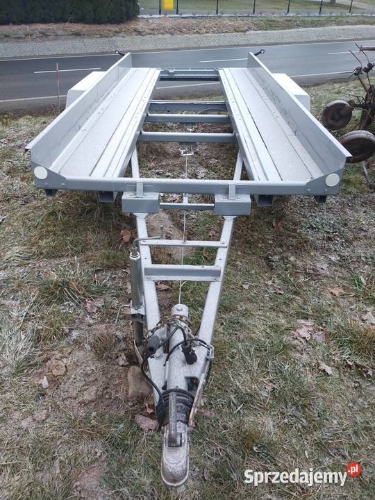 laweta samochodem Gołcza