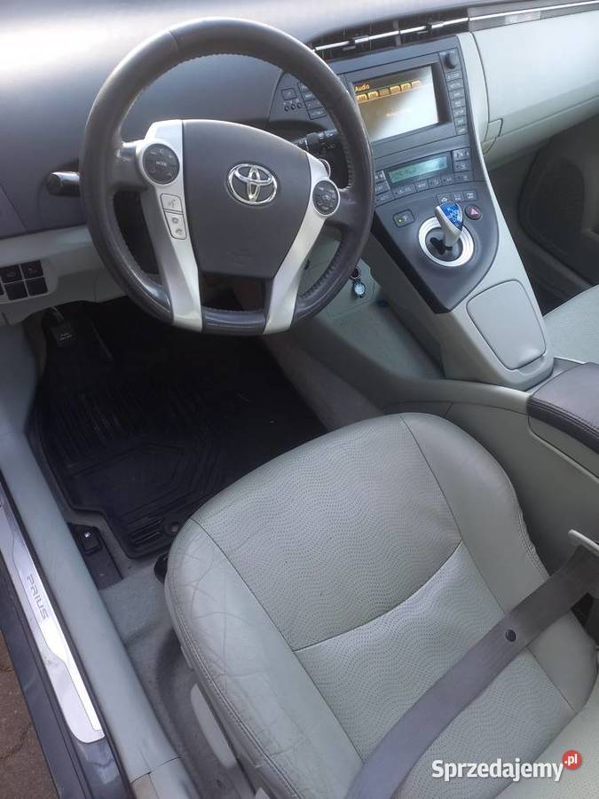 toyota prius 3 2010 bezwypadkowa pelna unikat nieuszkodzony Puck