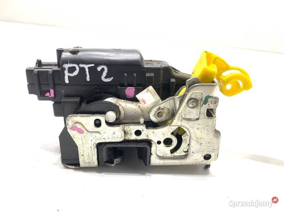 ZAMEK DRZWI PRAWY TYŁ DACIA DUSTER SUV 1018