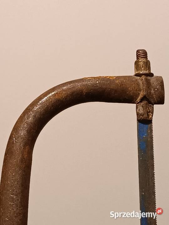 Stara syg metalowa piłka do cięcia