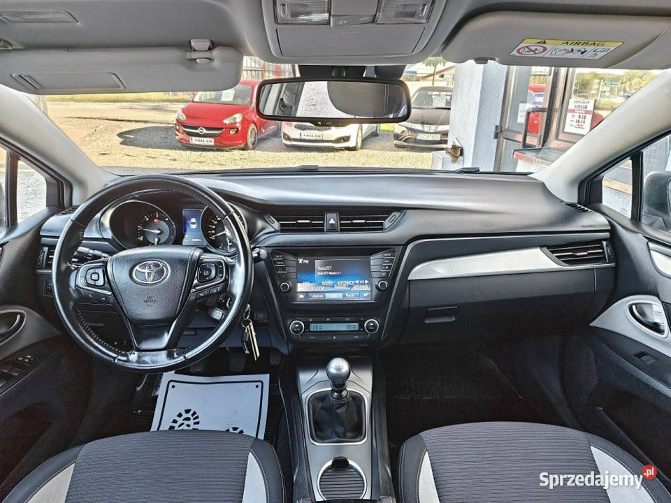 Toyota Avensis FL SEDAN 20 D4D kamera Tempomat nieuszkodzony