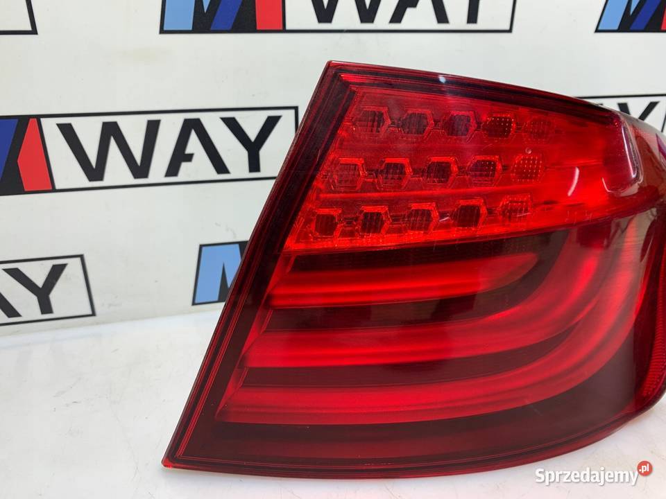 BMW F10 LAMPA PRAWY TYŁ PRAWA W BŁOTNIK ORYGINAŁ