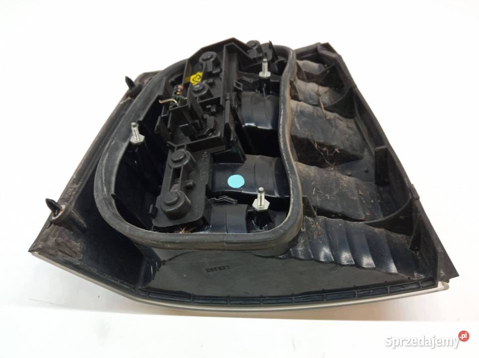 LAMPA TYŁ PRAWA 5D HB GTS Opel Vectra III