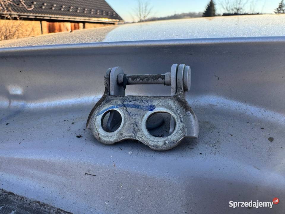 Zawiasy klapy bagażnika komplet prawy lewy Yaris małopolskie Brzesko