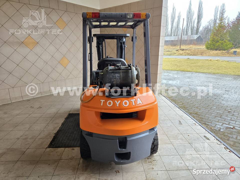 Wózek widłowy TOYOTA 7FGF25 triplex 2500 TOYOTA Lędziny
