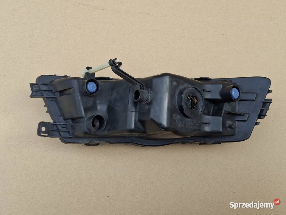 SKODA OCTAVIA 3 III LAMPA PRZECIWMGIELNA PRAWA Lampy przeciwmgielne lubuskie Bieleń