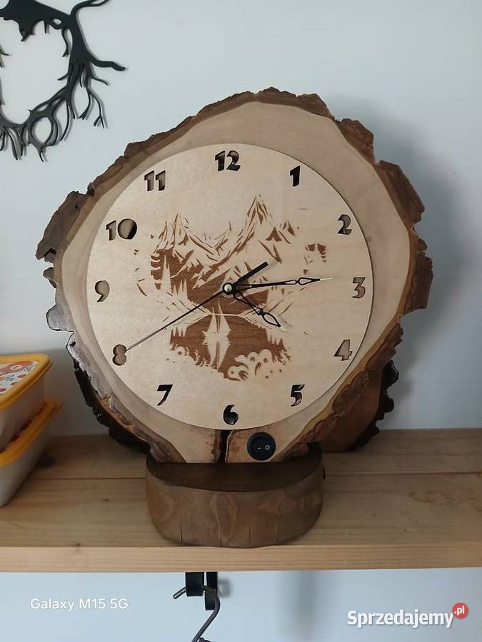 Zegar z podświetleniem Skawina