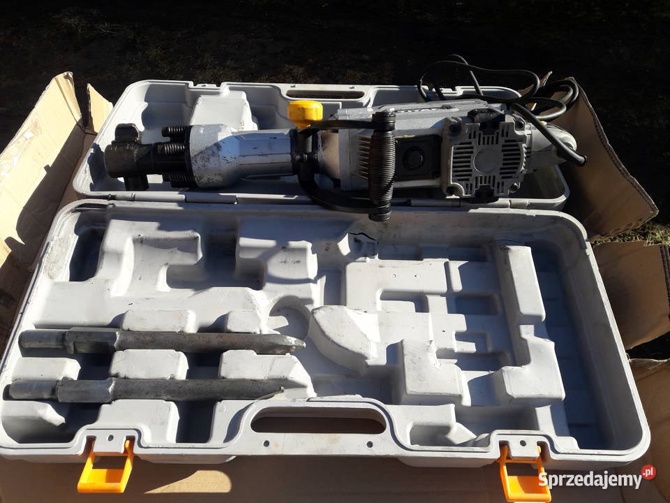 Młot wyburzeniowy TITAN TTB811DRH 1700W 50 J Miłosław