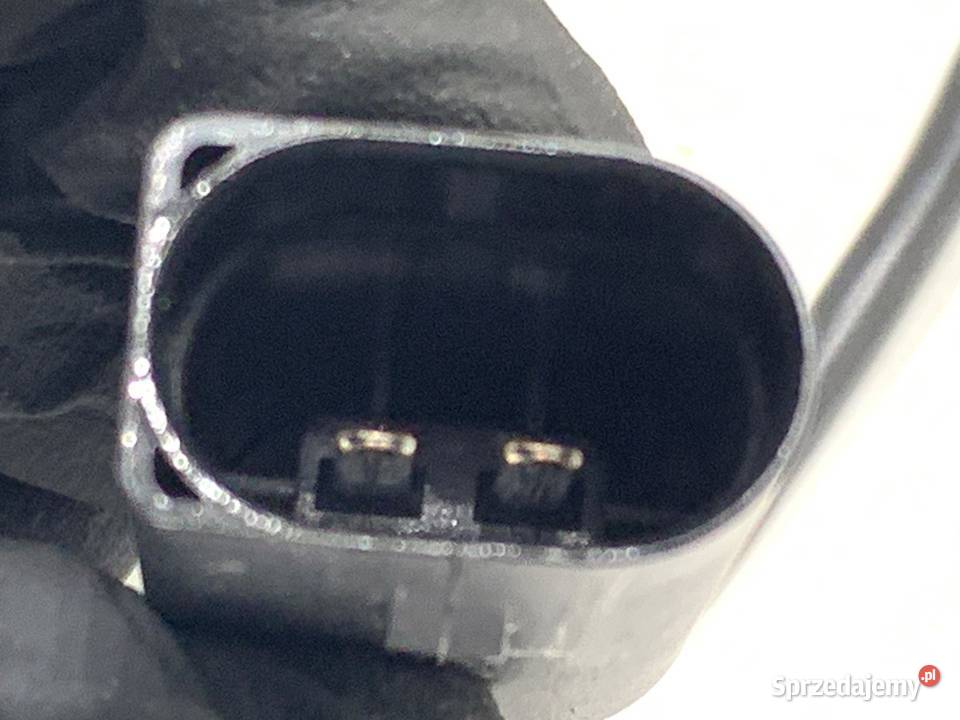 ZAMEK MASKI LEWY AUDI A4 B9 SedanLimuzyna