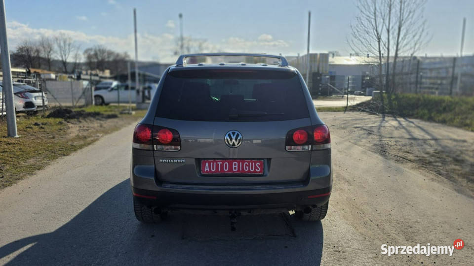 Volkswagen Touareg 4X4 automat super stan mały autoalarm Lębork