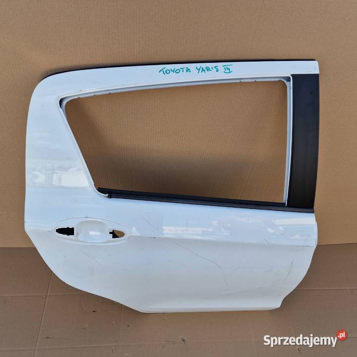 TOYOTA YARIS III 3 DRZWI PRAWY TYŁ PRAWE TYLNE