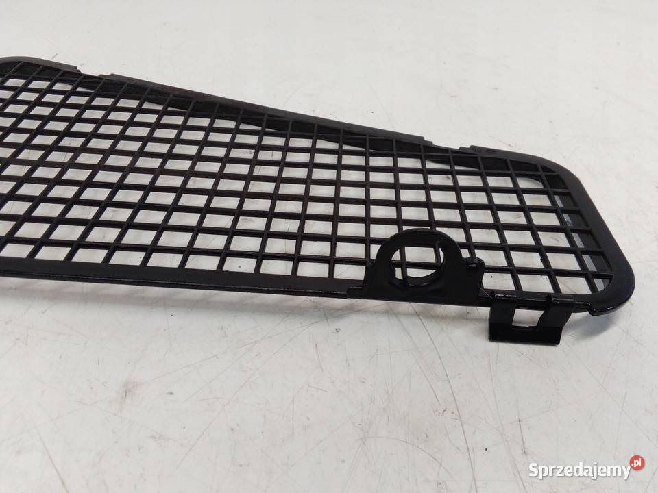 KRATKA WLOTU POWIETRZA AUDI A4 B8 A5 8K1819408 osobowe śląskie Przystajń