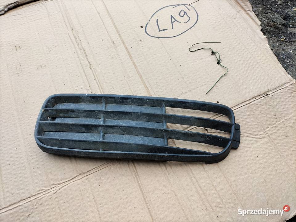 AUDI 80 B4 80B4 KRATKA ZDERZAKA PRZEDNIEGO Pozostałe Kamień-Kolonia