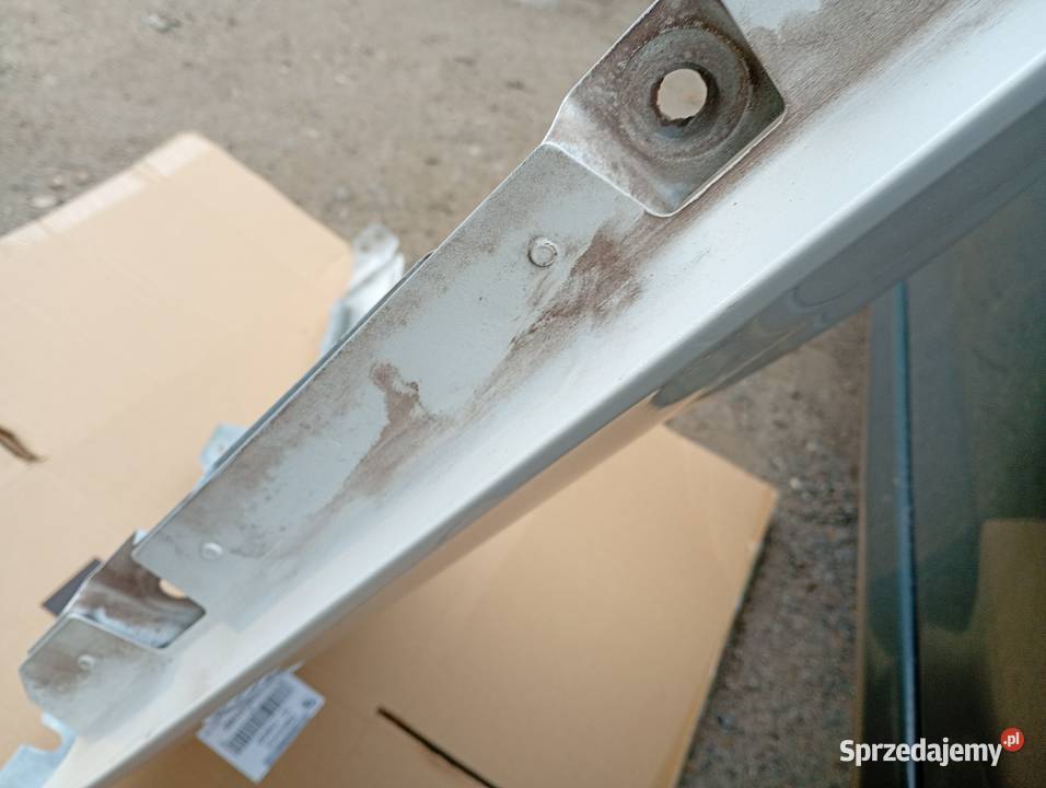 Błotnik prawy VW Passat B7 LB9A osobowe