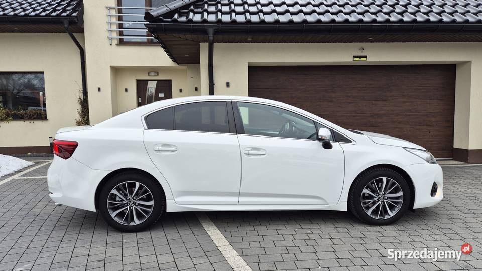 TOYOTA AVENSIS Bezwypadkowa Polski salon serwis