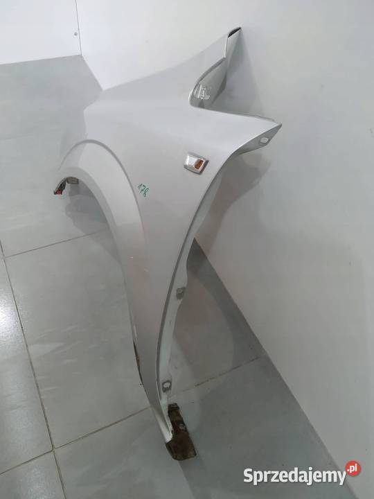 BŁOTNIK B LEWY PRZÓD SREBRNY Z157 Opel Zafira II Rok produkcji 2005