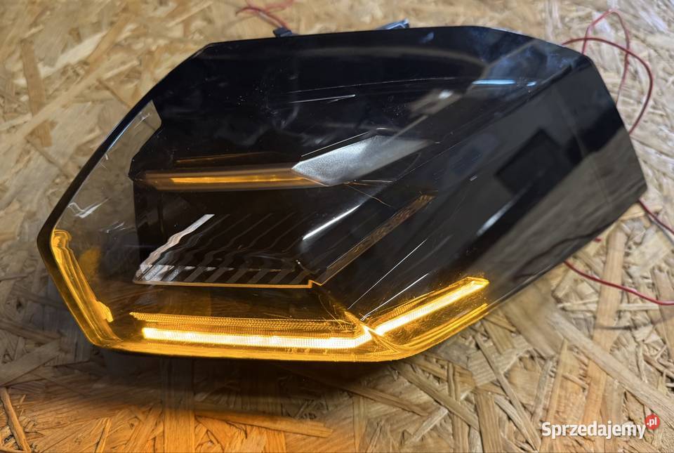 Lampa tył tylna prawa rh w błotnik peugeot 2008 Lampy tylne Sieraków sprzedam