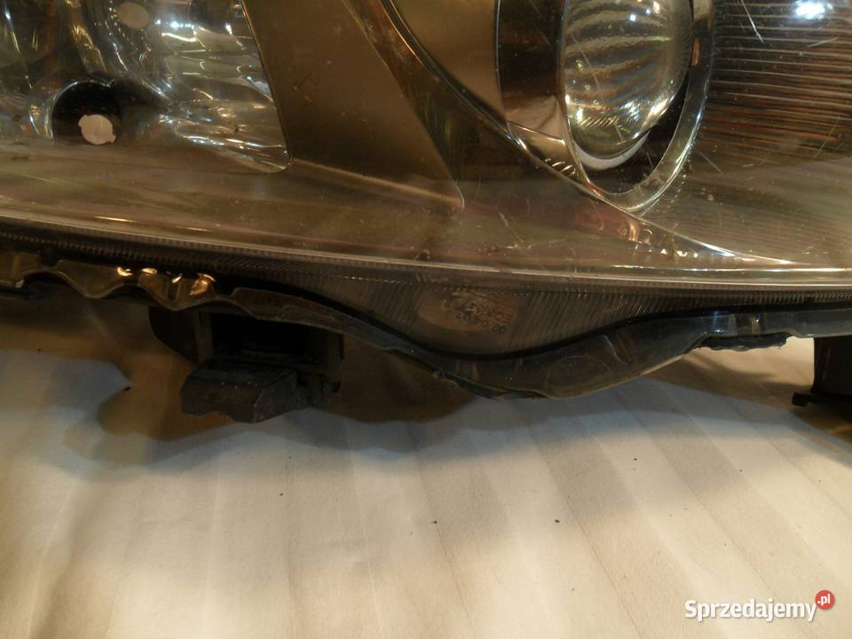 Xenon reflektor prawy TOYOTA AURIS 2008 2009 wielkopolskie Nowy Tomyśl