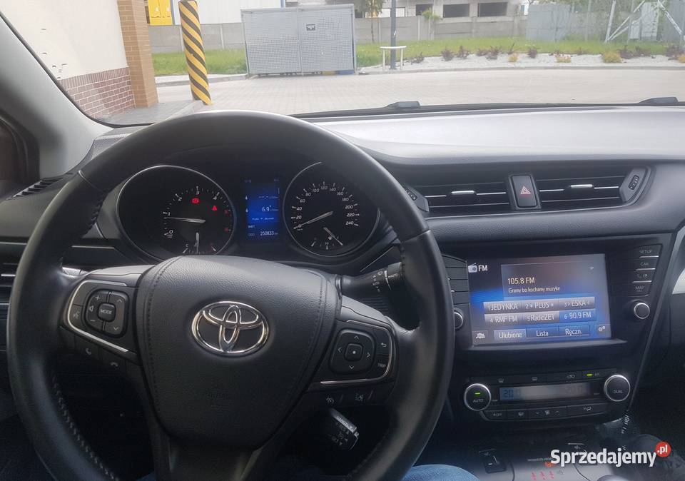 Toyota Avensis LIFT kombi 20 diesel Navi Kamera dolnośląskie Legnickie Pole sprzedam
