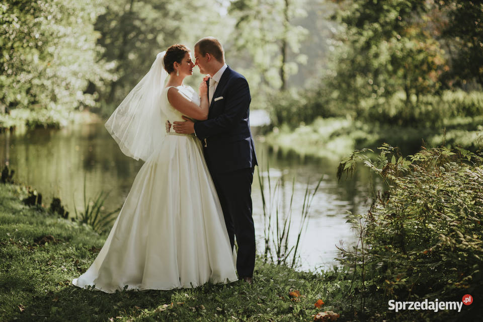 Suknia ślubna z trenem mikado Lublin