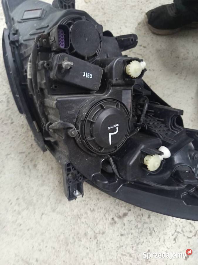 Reflektor prawy mokka a orginalny osobowe Rzeszów