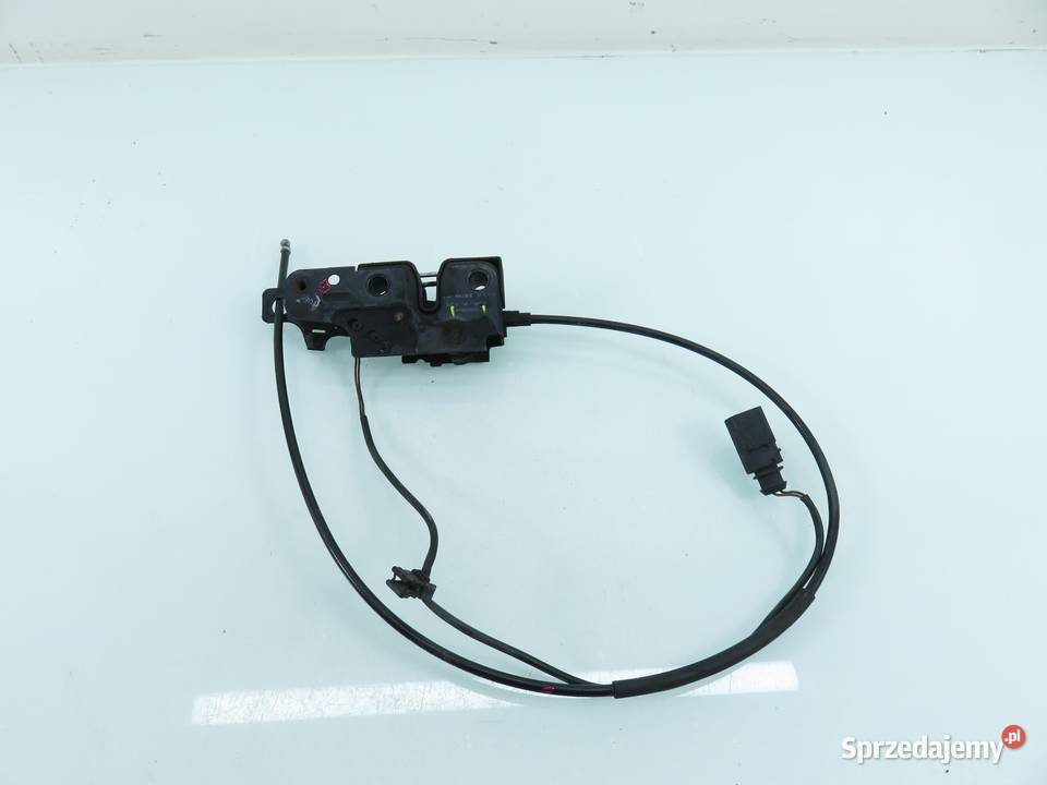 ZAMEK MASKI AUDI A3 8P1 8P0823509C osobowe