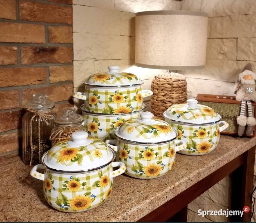 209 Zestaw 5 garnków z pokrywkami emaliowanych Zabrze
