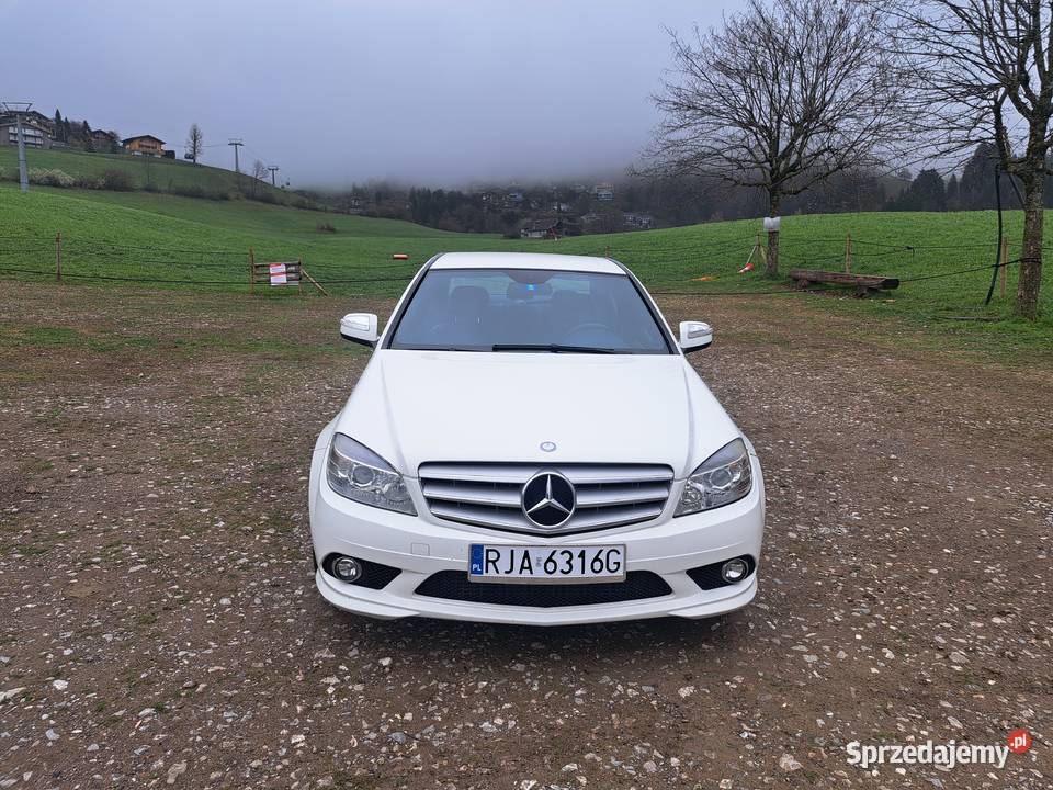 Mercedes w 204 Grabowiec