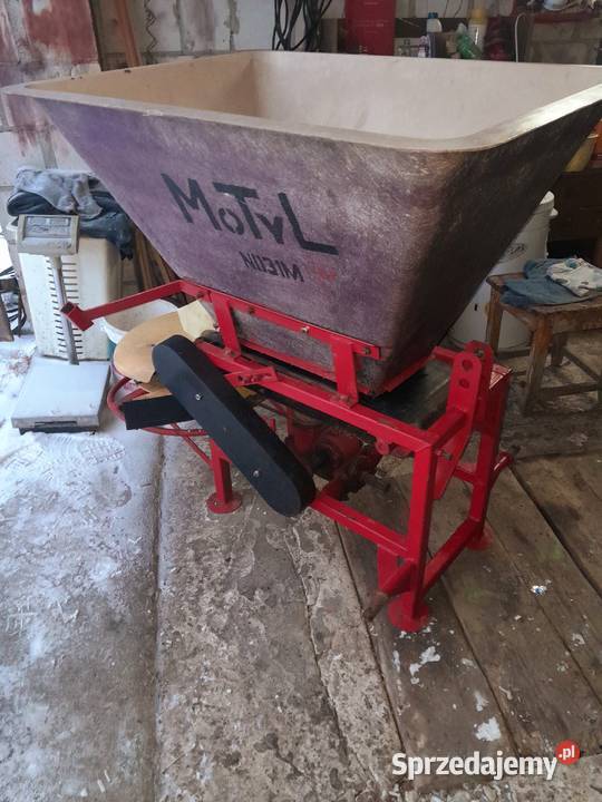 Rozsiewacz nawozu motyl Ulan-Majorat