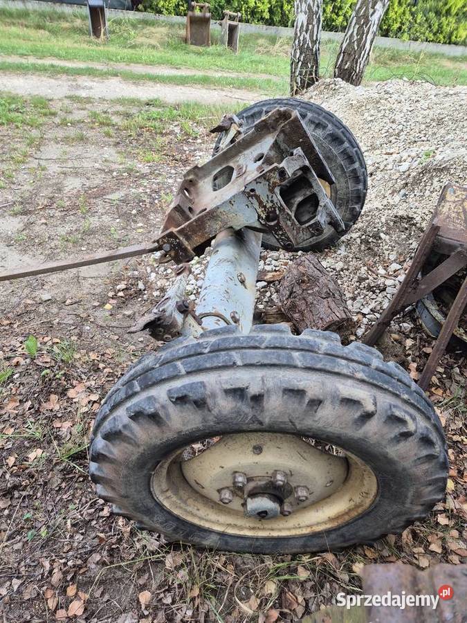 Przednia oś Ursus C330 kołyska koła zaczep Bucze