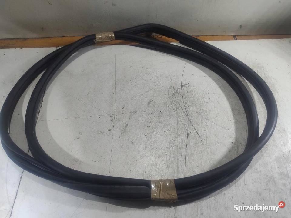 USZCZELKA DRZWI PRAWY TYŁ HYUNDAI SANTA FE II sprzedam