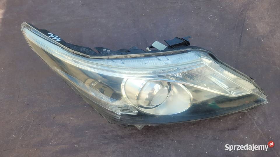 TOYOTA AVENSIS T27 LIFT PRAWA LAMPA PRZÓD osobowe Ruda Śląska
