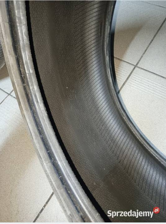 Posiadam na sprzedaż dwie opony zimowe V do 240 km/h pomorskie Małżewko
