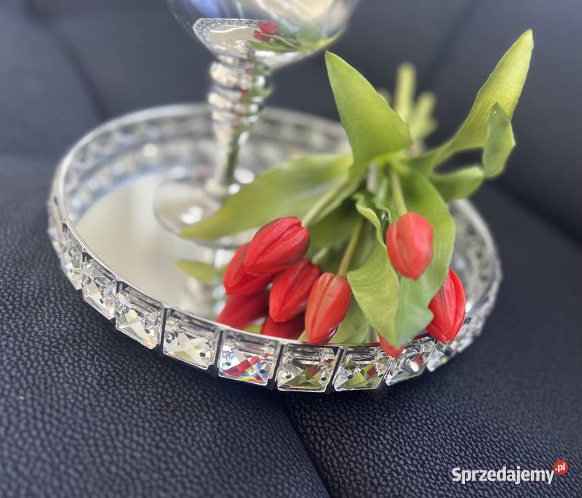 srebrna lustrzana okrągła patera z kryształkami