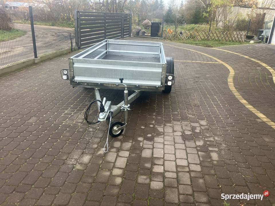 Sprzedam przyczepkę 750 selandia renowacji towarowe Knopin