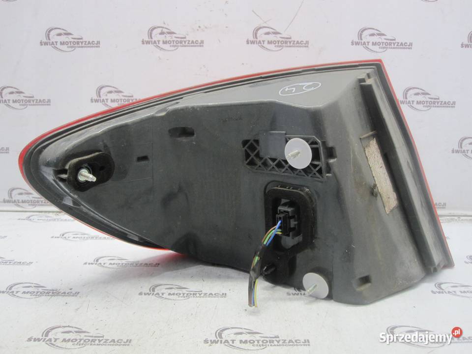 BMW F10 LIFT lampa prawy tył 18408002 sprzedam