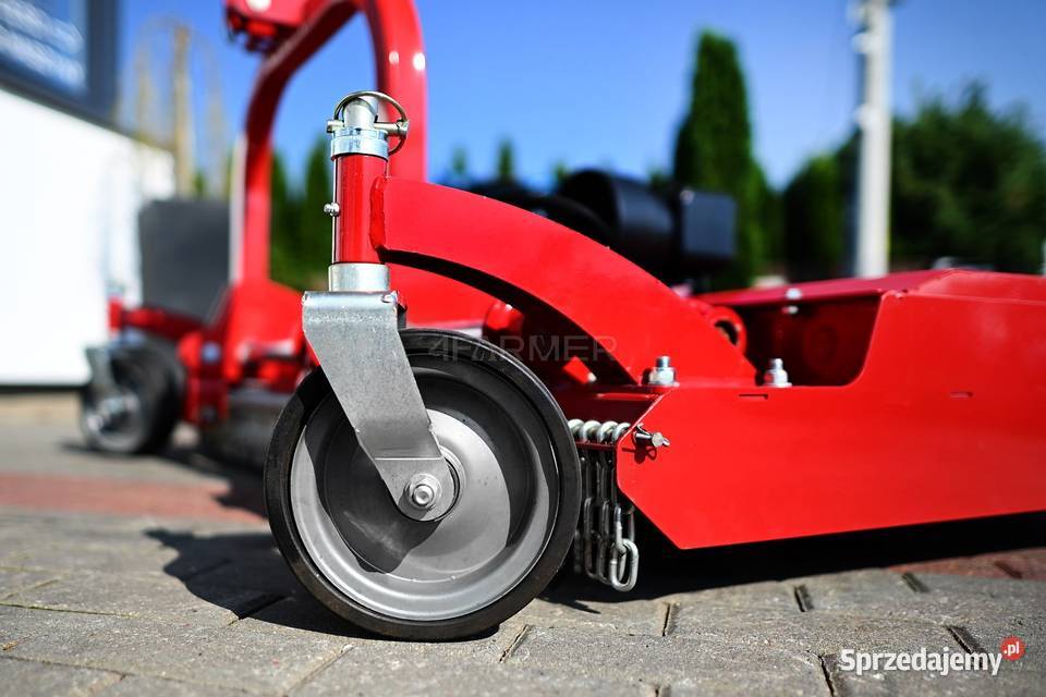 Kosiarka sadownicza z bocznym ramieniem koszącym Tajęcina