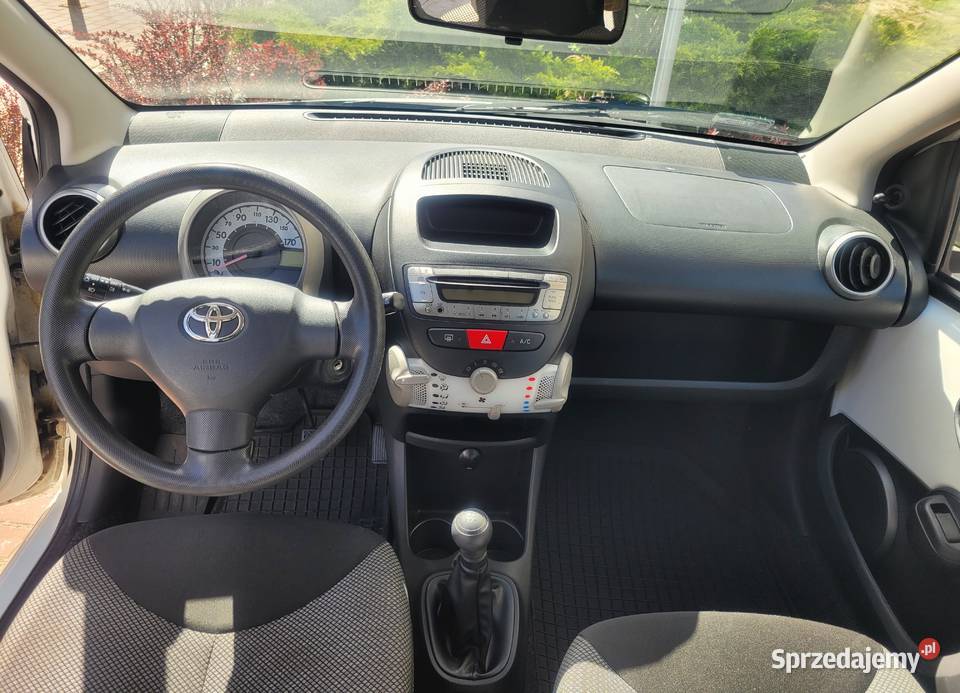 Toyota Aygo 2012 10 VVTI 68 Benzyna Niski Aygo Zielona Góra