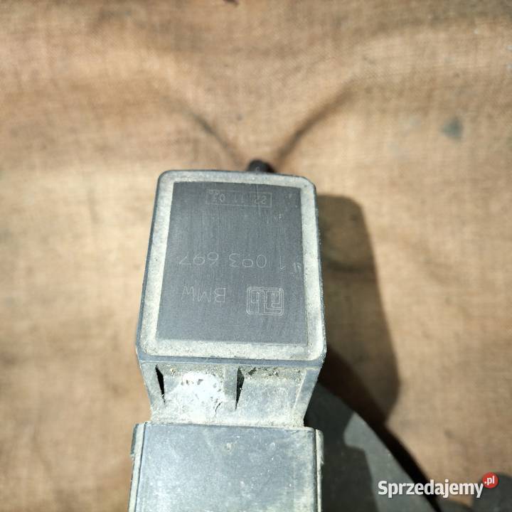 Czujnik poziomowania świateł BMW e46 e90 e93 E60 osobowe Poręba