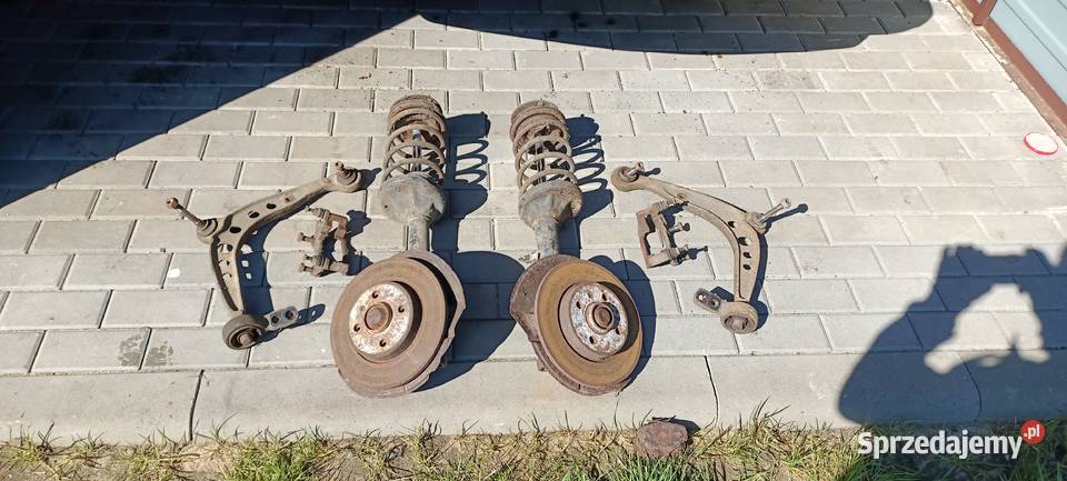 Kompletne zawieszenie przód BMW E30 zwrotnice Pozostałe Piasek