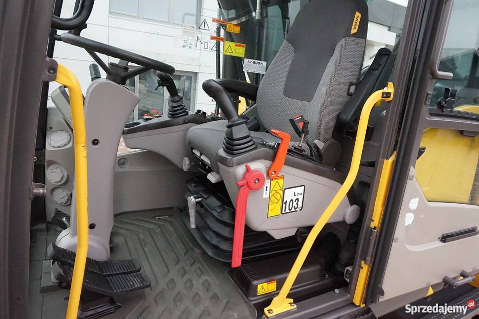 VOLVO EW210D koparka przeładunkowa Tuliszków