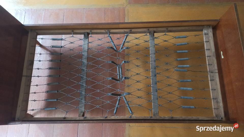 Dwa stare drewniane łóżka stelaże Ramy i stelaże Wieluń