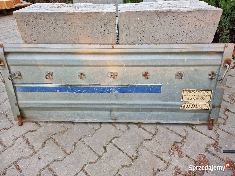 Przyczepka jednoosiowa z najazdem Lubania